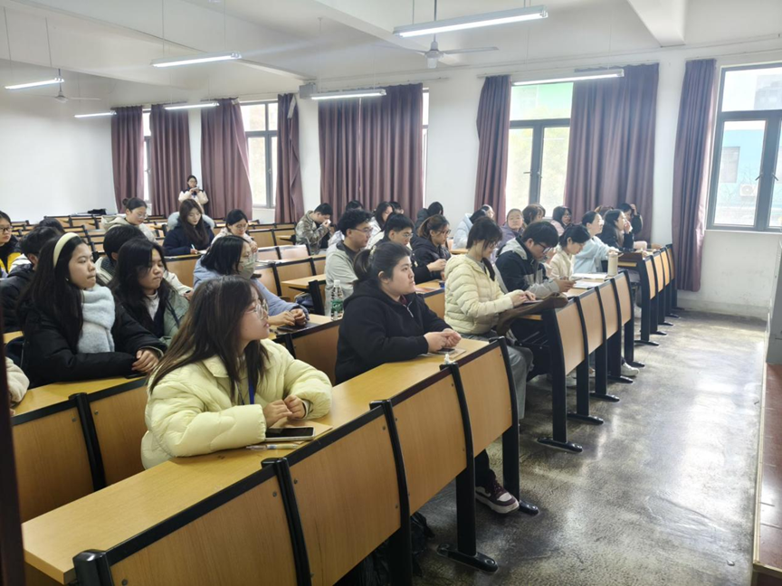 【学院动态】青春向党担使命 笃行实干铸骨干 ——第26期大学生骨干培训课动员大会